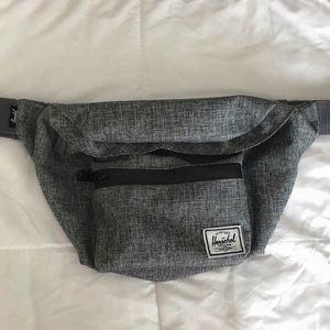 herschel fanny pack